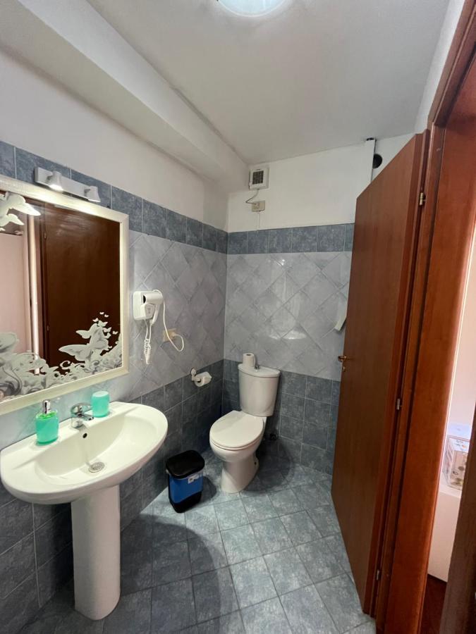 Umberto Street Hotel Catania Bagian luar foto