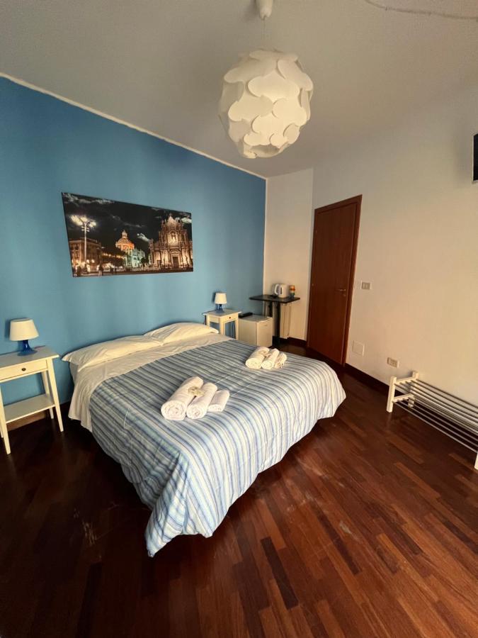 Umberto Street Hotel Catania Bagian luar foto